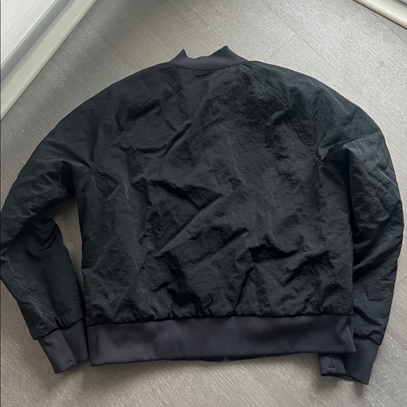 Lululemon Non-Stop Bomber Jacket *Textured Black Size 12
Reversible* - Picture 6 of 9